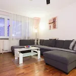 Apartment Mariahilf - 4rooms4you
